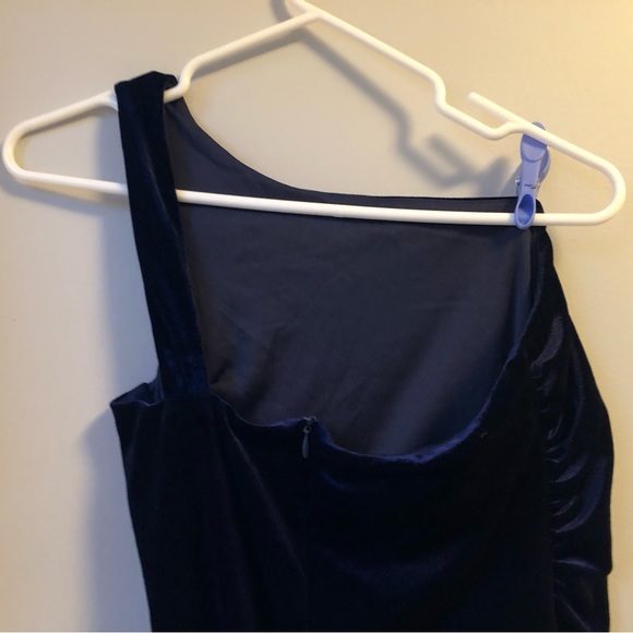 Velvet gown. Would be a great thrifty option for prom or a wedding. - Picture 4 of 8